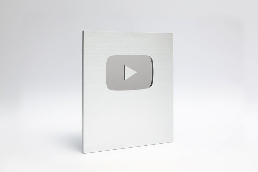 red diamond play button holders